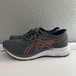 ASICS size 8 1/2 tennis shoes